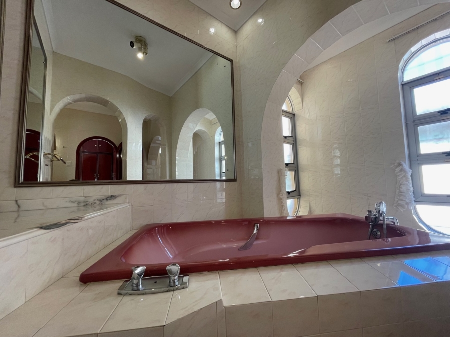 6 Bedroom Property for Sale in Dan Pienaar Free State